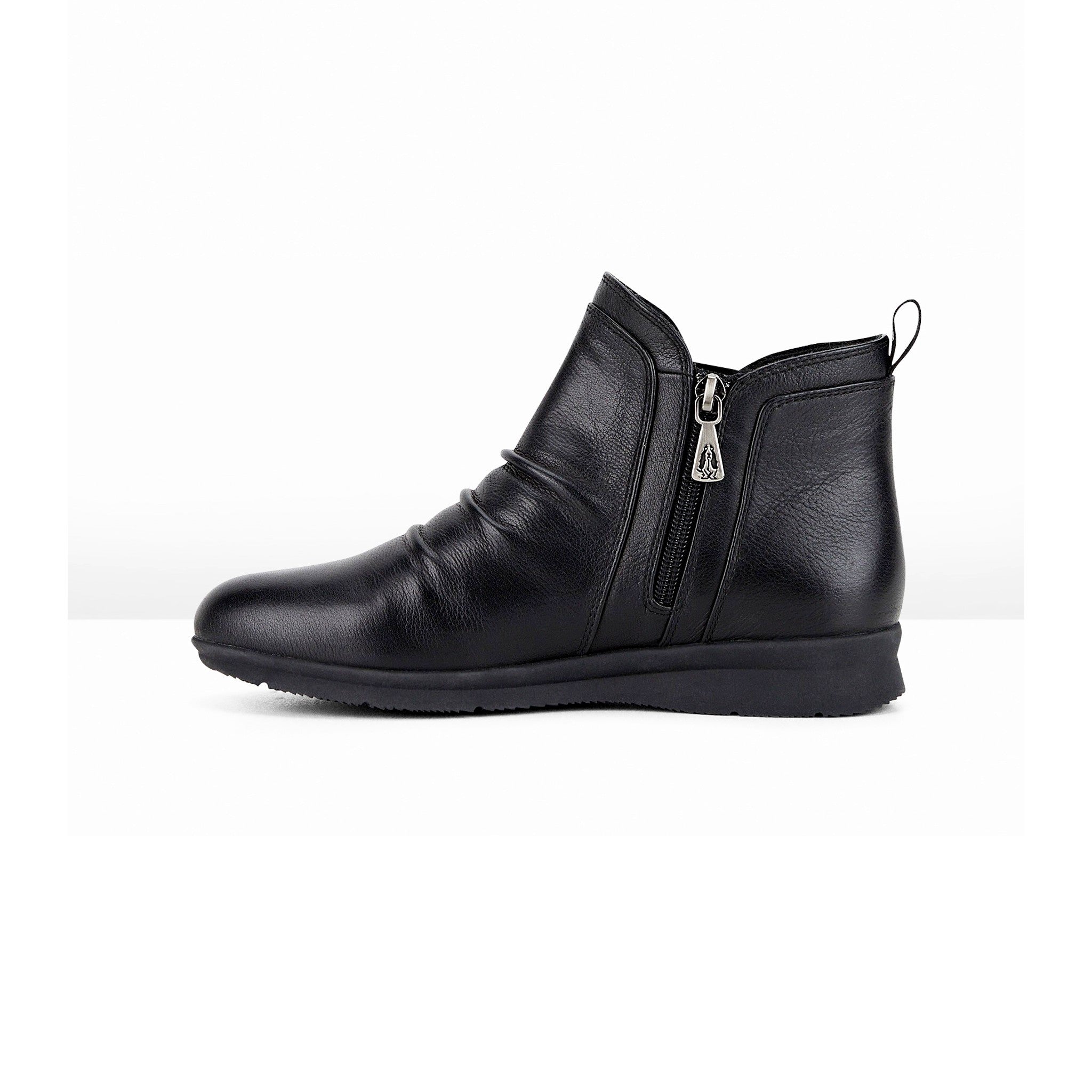 Nerine Black